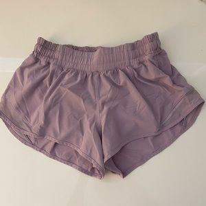 Lululemon Hotty-Hot Low-Rise Lined Short 2.5”